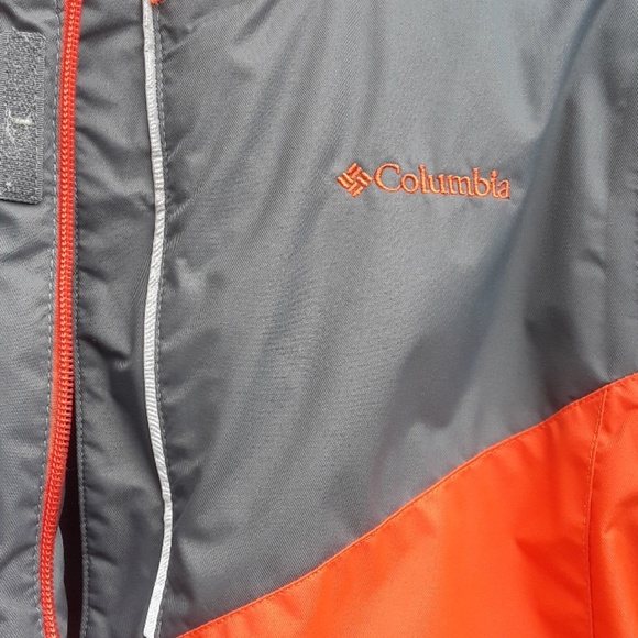 SIZE L. COLUMBIA hooded puffer jacket. - Picture 5 of 8